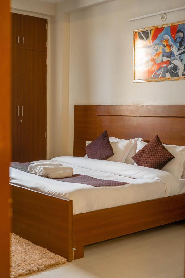 The Lodgers 2 Bhk Serviced Apartment Infront Of Artemis Hospital Gurgaon Exterior photo