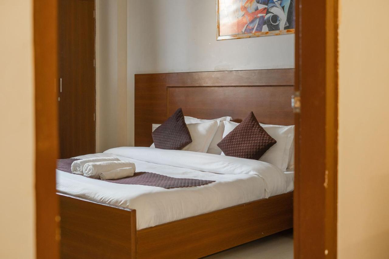 The Lodgers 2 Bhk Serviced Apartment Infront Of Artemis Hospital Gurgaon Exterior photo
