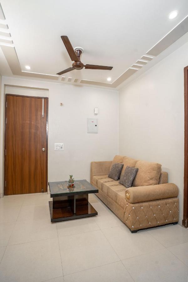 The Lodgers 2 Bhk Serviced Apartment Infront Of Artemis Hospital Gurgaon Exterior photo