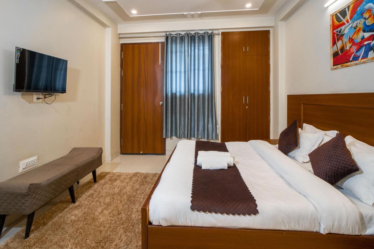 The Lodgers 2 Bhk Serviced Apartment Infront Of Artemis Hospital Gurgaon Exterior photo