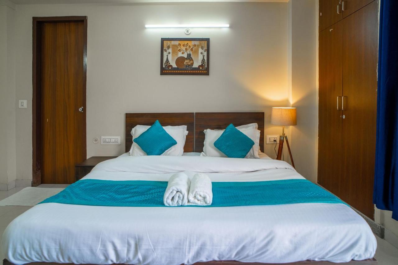 The Lodgers 2 Bhk Serviced Apartment Infront Of Artemis Hospital Gurgaon Exterior photo